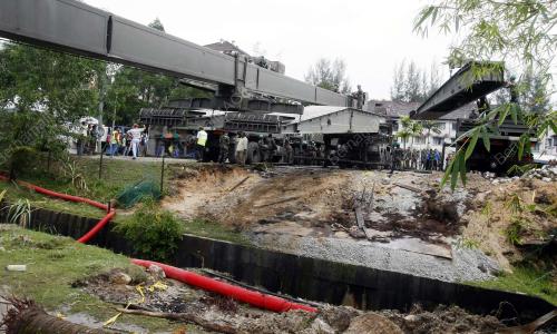 TANAH RUNTUH
