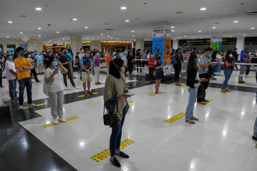 TINJAUAN DI PUSAT PEMBERIAN VAKSIN ASTRAZENECA