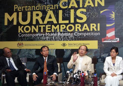 DR RAIS YATIM