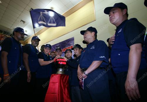 KAMARUDIN AMBOK