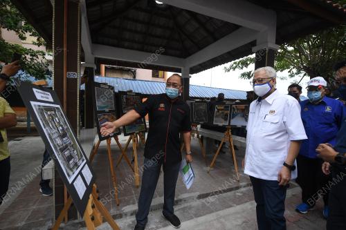 DATUK SERI ISMAIL SABRI YAAKOB