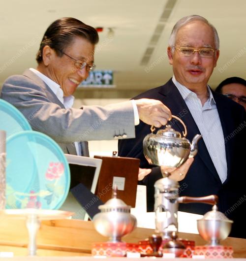 NAJIB TUN RAZAK
