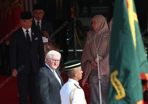 AL-SULTAN ABDULLAH RI'AYATUDDIN AL-MUSTAFA BILLAH SHAH