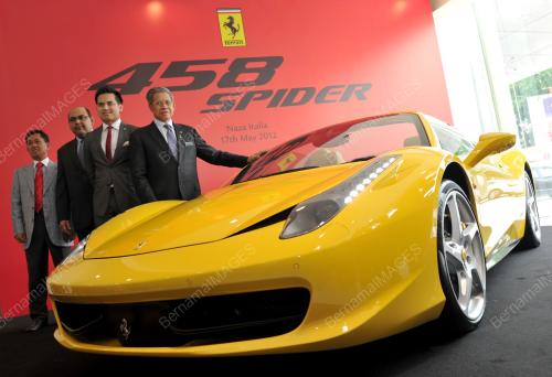 KL19_17052012_FERRARI