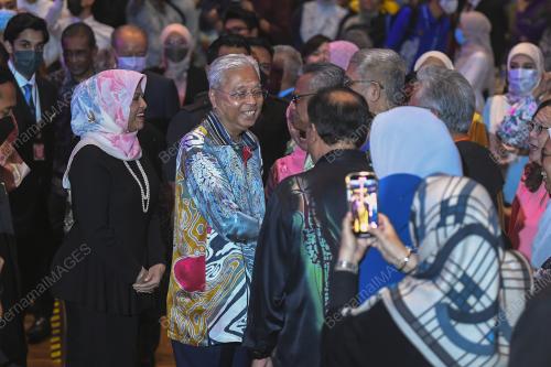 DATUK SERI ISMAIL SABRI YAAKOB
