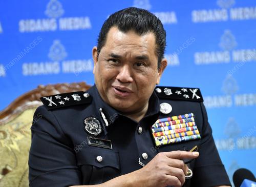 DATUK HUZIR MOHAMED