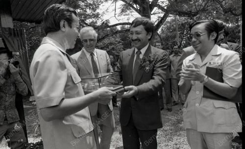 DR. MAHATHIR MOHAMAD