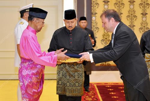 KL19_18032015_AGONG