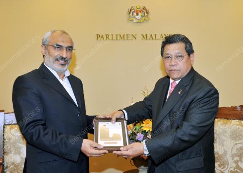 KL19_18042012_PARLIMEN
