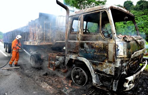 KL19_18072012_TERBAKAR