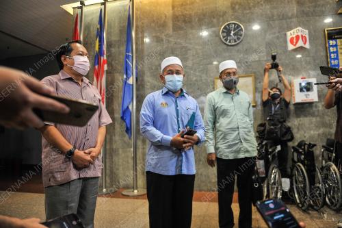 DATUK SERI TUAN IBRAHIM TUAN MAN