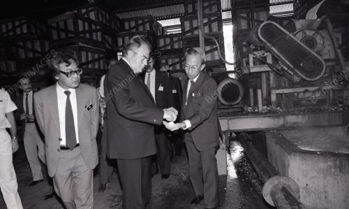 DISEMBER 1982