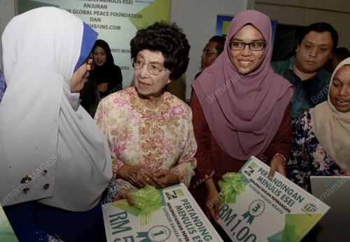 KL19_19042019_PRESENTS_BN201904177027