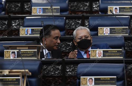 DATUK SERI REEZAL MERICAN NAINA MERICAN