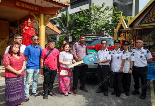 MAJLIS PENYERAHAN AMBULANS