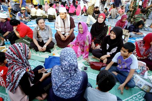 KL19_20072014_BERBUKA