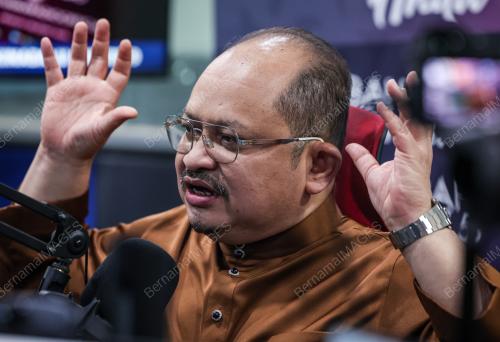 DATUK SERI SHAMSUL ISKANDAR MOHD AKIN