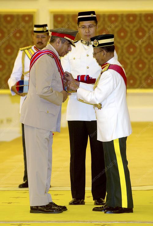 KL19_20102015_AGONG