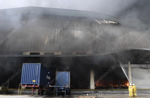 KL19_20122018_BOMBA_TERBAKAR