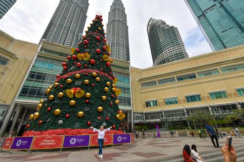 TINJAUAN PERSIAPAN HARI NATAL