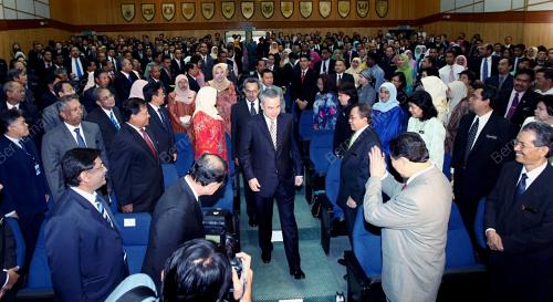 RAJA DR NAZRIN SHAH