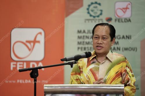 DATUK SERI AHMAD MASLAN
