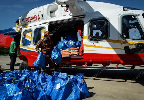 BANTUAN BOMBA KEPADA MANGSA BANJIR