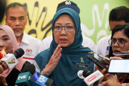 DR ZALIHA MUSTAFA