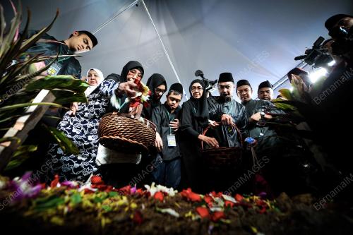 KL19_24082014_MH17