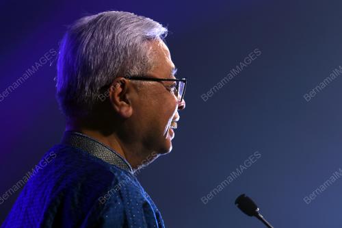 DATUK SERI ISMAIL SABRI YAAKOB