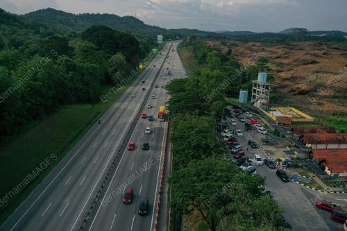 TINJAUAN ALIRAN TRAFIK LEBUHRAYA