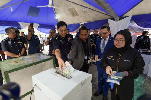 PELUPUSAN BARANG KES JENAYAH DAN KOMERSIAL