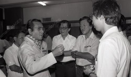 MAHATHIR MOHAMAD