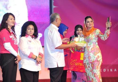KL19_25112012_WANITA_MUDA