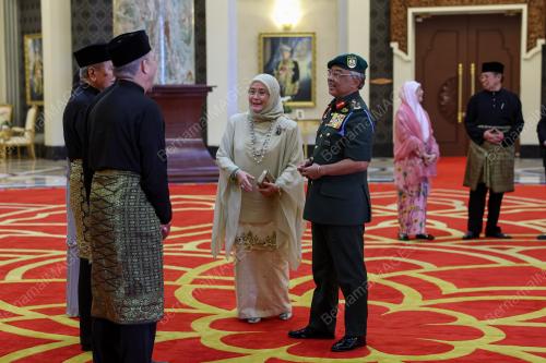 AL-SULTAN ABDULLAH RI'AYATUDDIN AL-MUSTAFA BILLAH SHAH