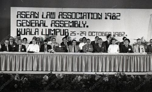 KL19_261082_PM_ASEAN_LAW
