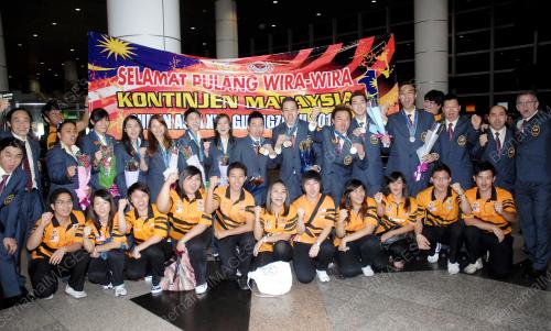 PASUKAN MALAYSIA PULANG DARI SUKAN ASIA