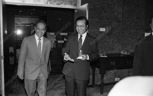 DR. MAHATHIR BIN MOHAMAD