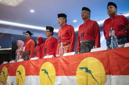 DATUK SERI MOHAMAD HASAN