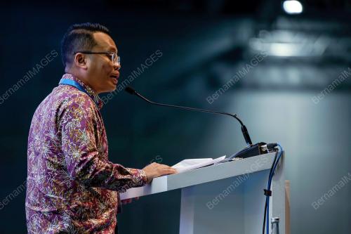 NIK NAZMI NIK AHMAD
