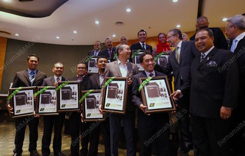KL19_28112017_PENGHARGAAN_TABUNGHAJI_BN201711272636