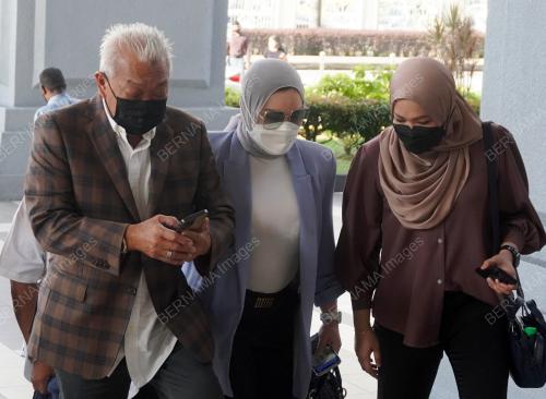 DATUK SERI BUNG MOKTAR RADIN
