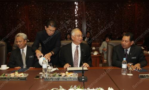 MOHD NAJIB TUN RAZAK