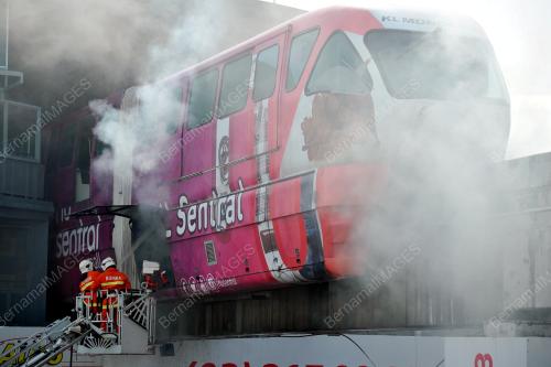 KL19_30032015_MONOREL_TERBAKAR