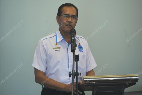 DATUK DR ISMAIL MANURI