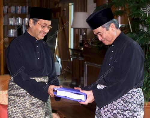 TUN ABDULLAH AHMAD BADAWI