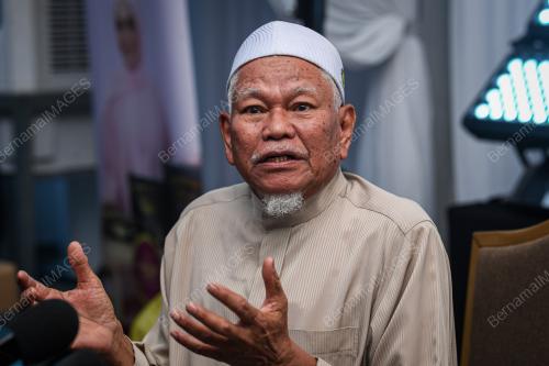 DATUK MD DAUD CHE NGAH