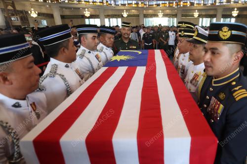 TUN ABDULLAH AHMAD BADAWI MENINGGAL