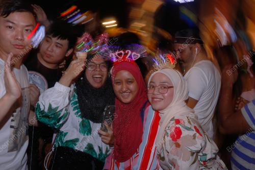 TINJAUAN SAMBUTAN TAHUN BARU DI IBU KOTA