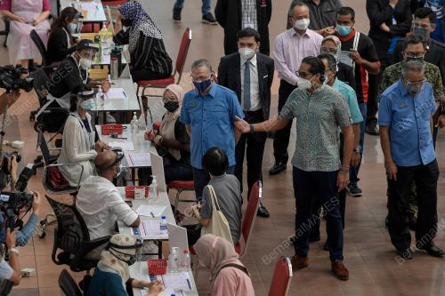 DATUK SERI FADILLAH YUSOF DAN KHAIRY JAMALUDDIN